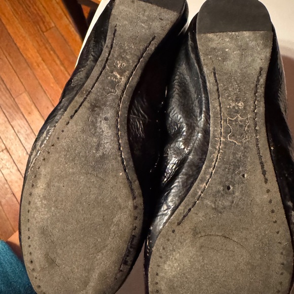 Tory Burch Travel Ballet Flats womens size 6   black flats with glossy finish. F - Picture 2 of 6